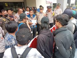 KMBM Bekasi Gelar Unjuk Rasa di Depan Dinkes Kota Bekasi Mendesak Transparansi Bantuan DKI Tahun Anggaran 2024