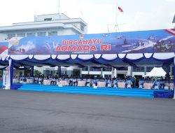 Komandan Lanal Bandung Ikuti Olahraga Bersama KASAL Dalam Rangka HUT Armada RI Tahun 2025