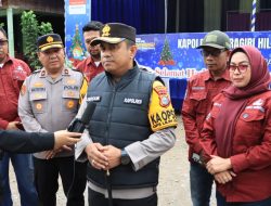 Menggunakan Kendaraan Roda Dua, Kapolres Inhil dan PJU Cek Pos Terpadu Pelayanan Kecamatan Kemuning Perbatasan Riau–Jambi (Lintas Timur)