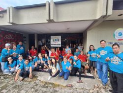 The Famous Rayakan Ultah ke-13 dengan Aksi Kemanusiaan di Panti Werdha