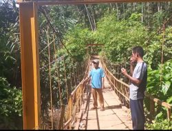 Akses Jalan antar Kecamatan Rusak, Masyarakat Desa Rajak Besi Keluhkan Kondisi Jalan Puluhan Tahun Tidak Di Bangun