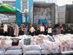 Dua Operasi Beruntun, Bea Cukai Bongkar Jaringan Penyelundupan Garmen dari Laut hingga Tol Sumatra