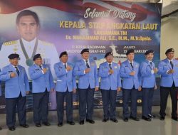 Ketua Umum PPAL Laksanakan Tabur Bunga di Laut Peringati Hari Dharma Samudera