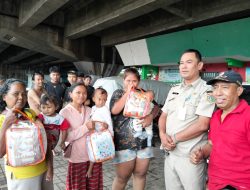 Pemeintah Kelurahan Papanggo Salurkan Bantuan kepada Warga Papanggo Jakarta Utara, Terdampak Banjir.