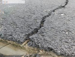 Baru Dibangun, Struktur Badan Jalan Patah di Sejumlah  titik, Diduga kuat tak Sesuai  Spesifikasi Teknis