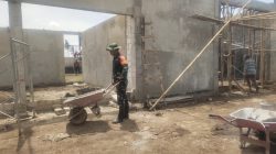Babinsa Kawal Pembangunan KDKMP Desa Karangpandan Hingga Capai 26,94 Persen