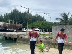 Polsek Kepulauan Seribu Utara Gelar Korve Jum’at Bersih Bersama Stakeholder di Wilayah Kepulauan Seribu Utara