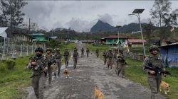 Damai di Hari Ibadah: Kehadiran Satgas Damai Cartenz Bikin Warga Sinak Beribadah Lebih Tenang