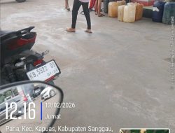 Rakyat Antre, Jeriken Dilayani Dulu: SPBU 64.785.04 Pana,Sanggau Diduga Langgar Aturan