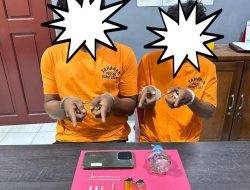 POLSEK RUPAT UTARA BERHASIL TANGKAP DUA PRIA PENGEDAR NARKOBA SATU DPO DI BURU