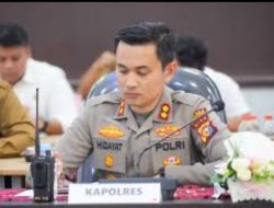 Tegas Berantas PETI, Kapolres Kuantan Singingi AKBP Hidayat Perdana Bersama Kapolsek Benai IPDA M. Ali Sodiq Pimpin Patroli Humanis Jaga Sungai Jirak