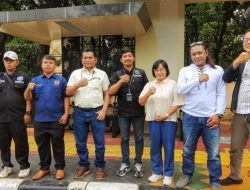 Di Tengah Kesibukan Jurnalistik, Wartawan Jakarta Timur Tebar Berkah Ramadan untuk Pengendara dan Ojol