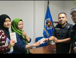 Solidaritas Wartawan! Pengurus Pokja PWI Walikota Jakut Bagikan THR kepada Anggota