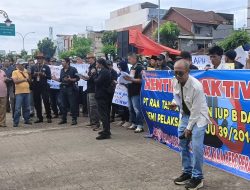 ABRI-1 Bengkulu Desak Kajati Segera Proses Hukum Para Terduga Tindak Pidana Korupsi : Herman Lufti “Bila Perlu Kami Dirikan Tenda di Depan Kajati ini”.