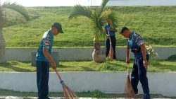 Lanal Bengkulu Laksanakan Bakti Sosial Pembersihan Kawasan Benteng Marlborough