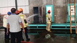 Gudang Pemanas Bibit Jagung di Pakisaji Terbakar, Damkar Kabupaten Malang Berhasil Jinakkan Api
