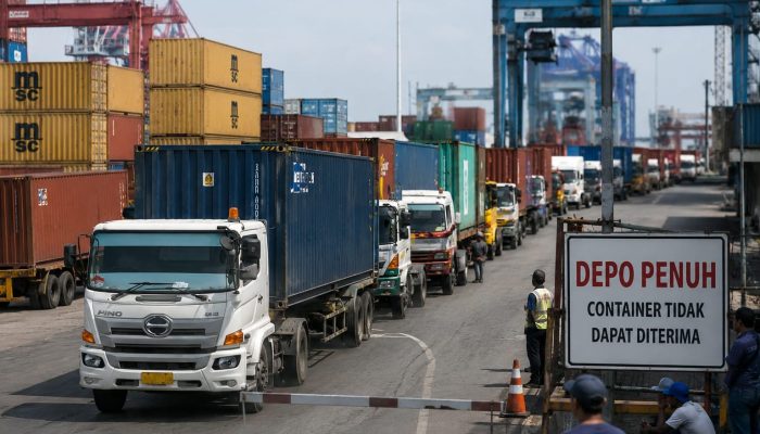 Truk Antre, Depo Penuh! Anggota Logindo Tuntut Kejelasan Tanggung Jawab MSC