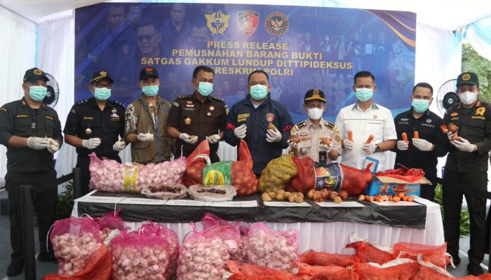 Satgas Gakkum Tegas! Produk Ilegal Ditimbun dan Dimusnahkan!