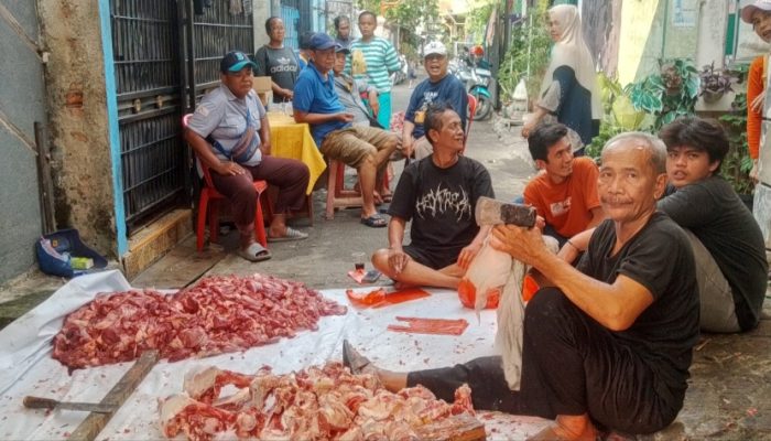 Musholla AL Muhinnah Sungai Bambu Berbagi Hewan  Qurban