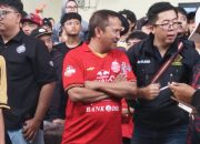 Dekot Radian Nobar Persija vs Persib Bersama Warga di Pejagalan