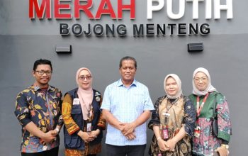 KDKMP Bojongmenteng Ikuti Teleconference Peresmian Koperasi Merah Putih Nasional Bersama Presiden RI Prabowo Subianto
