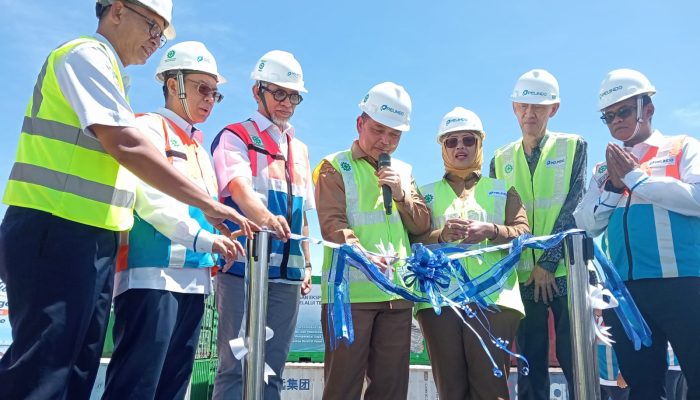 Gubernur Kalimantan Barat, Ria Norsan, Lepas Ekspor Perdana Melalui Terminal Kijing Mepawah,  sebagai Pintu Gerbang Ekspor