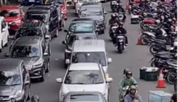 Ribuan Izin Parkir Tepi Jalan Biang Kerok Macet Pekanbaru, Dishub Dituduh Kejar PAD Semata