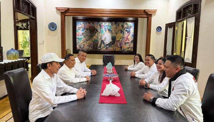 Relawan K-Gibran Jalin Silaturahmi ke kediaman Presiden ke 7 Joko Widodo