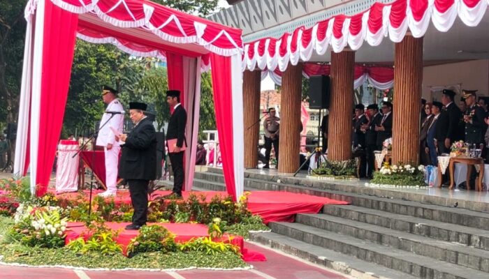 Plt Kepala Kemenag Kota Bekasi Drs. H. Abdul Syakur, M.Pd. Pimpin Doa pada Upacara HUT ke-81 RI Kota Bekasi