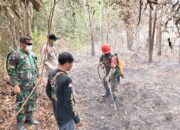 Perangi Karhutla, Tim Penyuluh Mabes TNI Bersama Tim Gabungan Sisir Titik Api di Sintang