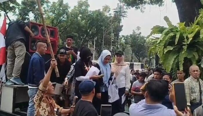 Demo Pedagang  Pasar Sunter Podomoro di Balai Kota, ini Tuntutannya