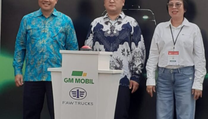 GAYA MAKMUR MOBIL LUNCURKAN TRACTOR HEAD BARU FAW TRUCKS UNTUK DUKUNG INDUSTRI LOGISTIK NASIONAL