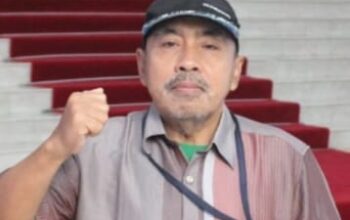 ILMU DAN ADAB: CAHAYA YANG TAK BOLEH BERPISAH