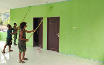 Satgas TMMD Ke-130 Hidupkan Kembali Balai Kampung Yamboi sebagai Ruang Kebersamaan